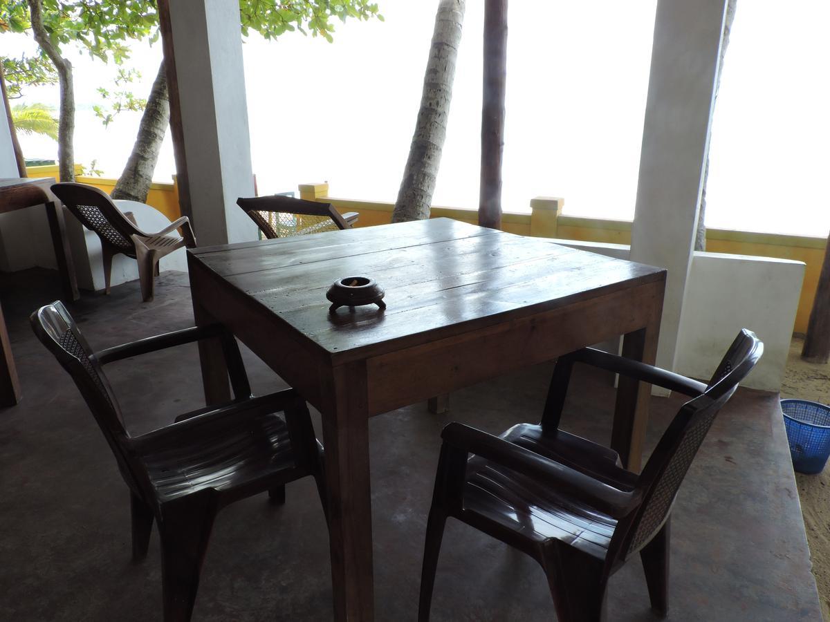 Reggae Zone Beach Resort Tangalle Extérieur photo